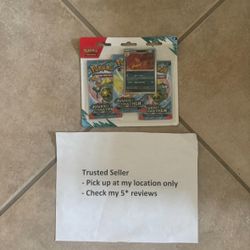 Pokémon Pokemon Scarlet & Violet Journey Together SV9 3 Pack Blister Scrafty in hand