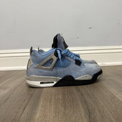 Jordan 4 University Blue  Size 8.5