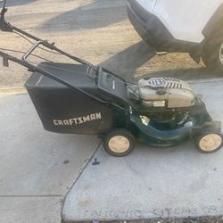 Craftsman Self Propelled Lawnmower (Gas)