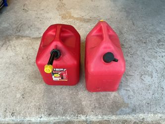Gasoline 5 Gallons Containers