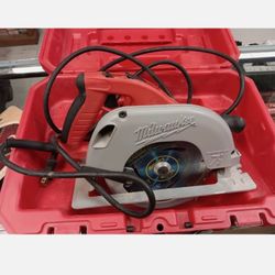 MILWAUKEE Circular Saw