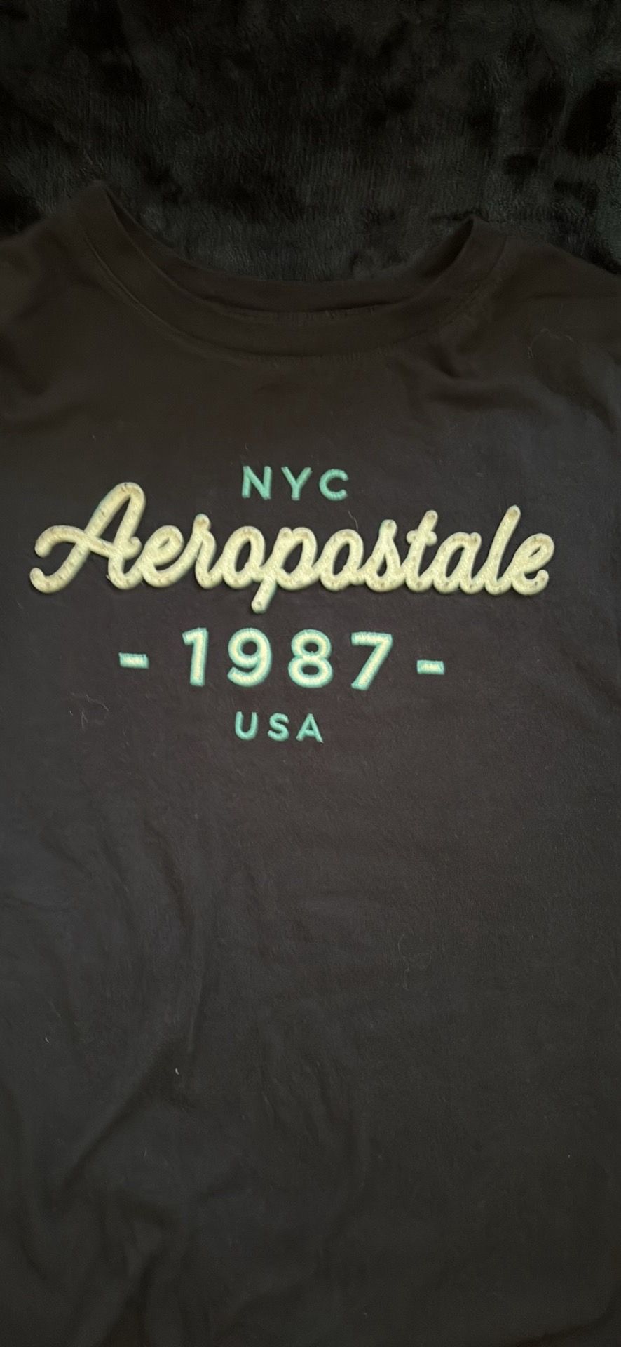 Ladies Aeropostale Navy Blue, Size Small Tee Shirt.