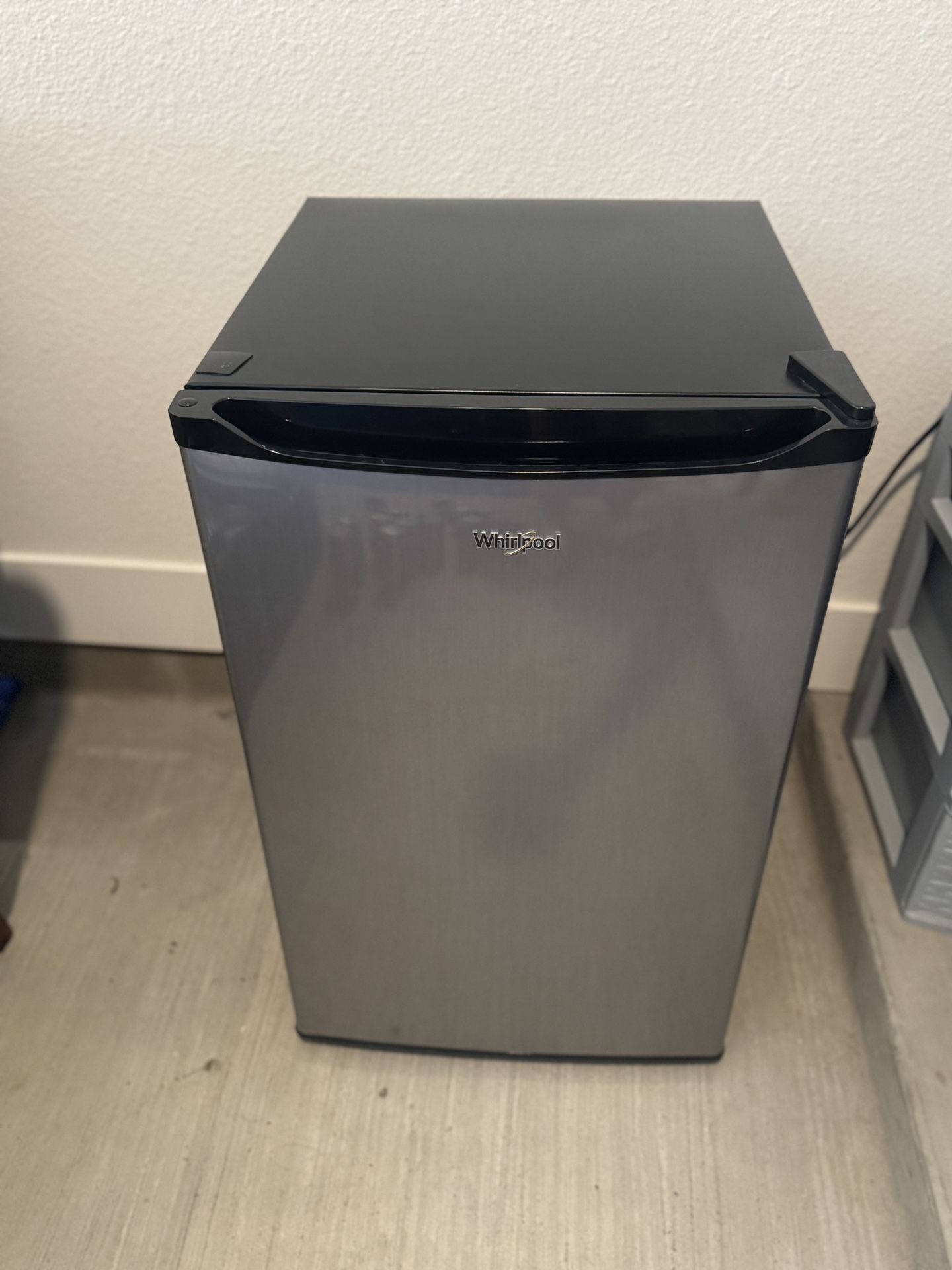 Whirlpool Mini Refrigerator