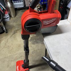 Milwaukee M18 FUEL 0940-20 0.25 gal Cordless Compact Hand Vacuum Tool Only 18 V