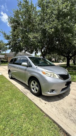 2012 Toyota Sienna