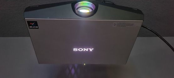 Sony Projector VPL-FE40 / VPLFE40L for Sale in Oak Ridge Sony Projector VPL-FE40 / VPLFE40L for Sale in Oak Ridge