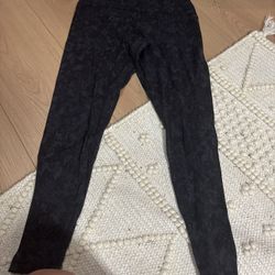 LOW PRICE MOVING- $159 + TAX RETAIL FULL LENGTH LULULEMON LEGGINGS 
