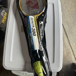 Badminton Set (Racquet + Birdies) 