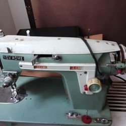 NEW HOME SEWING MACHINE 