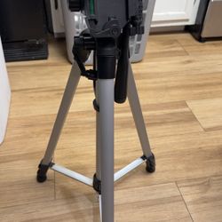 Amazon Basics 60-Inch Lightweight Tripod with Bag Black