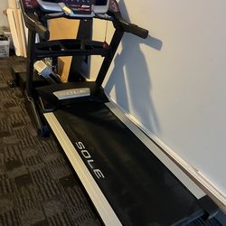 Sole F80 Folding Treadmill w/ 15% incline +Heart Monitor