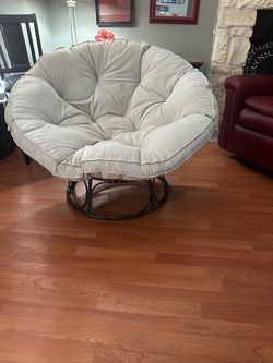 Round Metal cushioned Chair