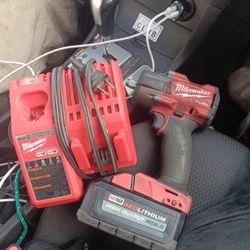 Milwaukee 1/2 friction ring midtorque,M18 REDLITHIUM HIGHOUTPUT XC6.0batteryMilwaukee M12/18 charger