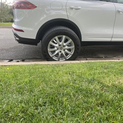 255/55r/18 tire and rims wheels Porsche Cayenne