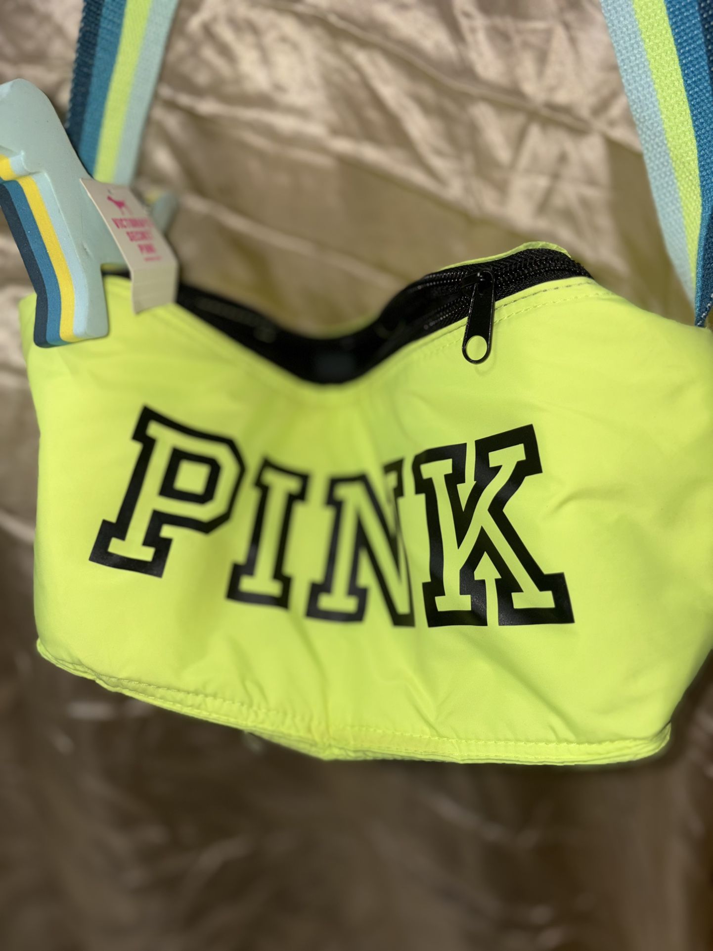 VS/ Pink Lunch Box