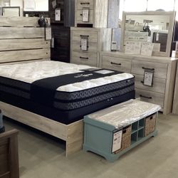 Cambeck 4pc King Size Panel Bedroom Set