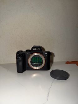 Sony A7 II Full Frame Mirrorless Camera Body ILCE-7M2 – 10,822 Shutter Count