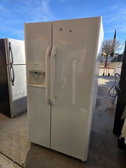 Refrigerator 