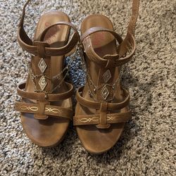Brown wedges size 7