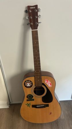 Yamaha Acoustic Guitar
