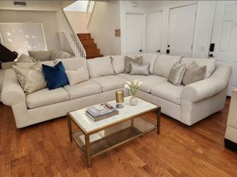 Living Spaces Large Cream Sectional – Excellent Condition!