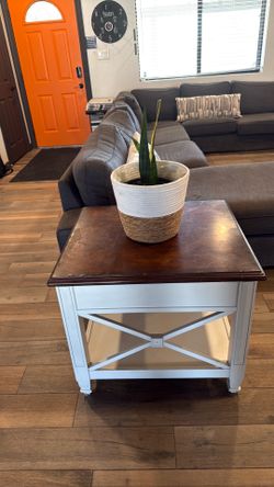 End table