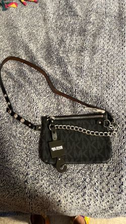 Original  Michael kors fannny pack never used new
