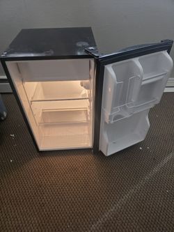 Mini Fridge 