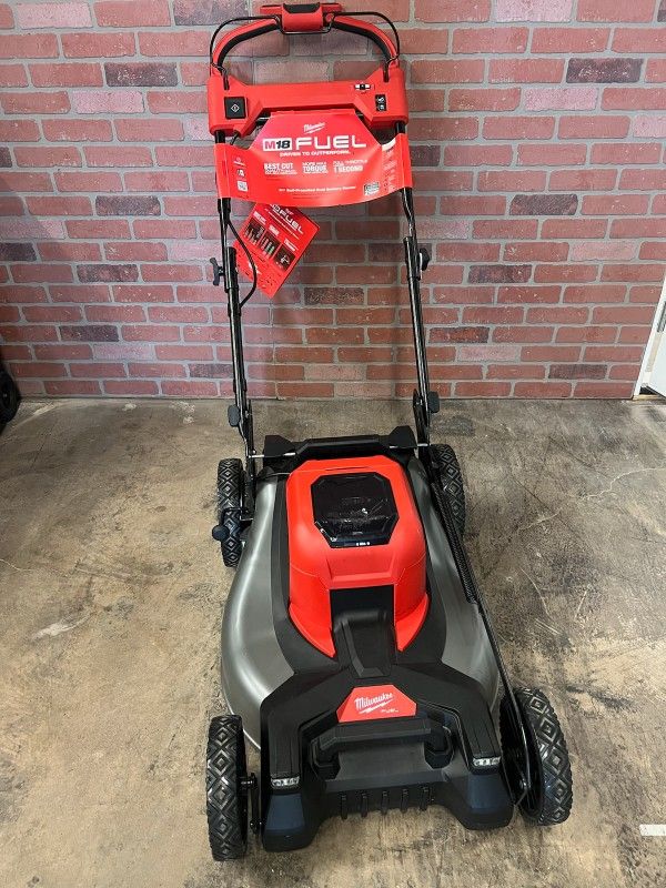 Milwaukee M18 Fuel Lawnmower Lawn Mower Maquina Para Cortar Yarda Cortadora De Cesped Pasto NO BAG