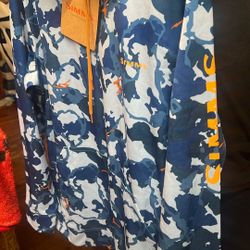 Hoodie  (Simms)  Size medium 