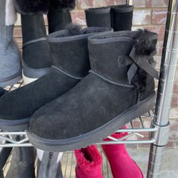 Women Size7 KOOLABURRA By Ugg New 