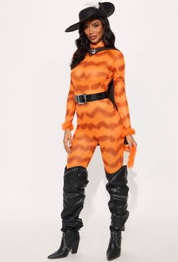 Puss in boots 5 pc costume set ! Size Large