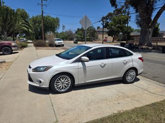 2014 Ford Focus Titanium edition