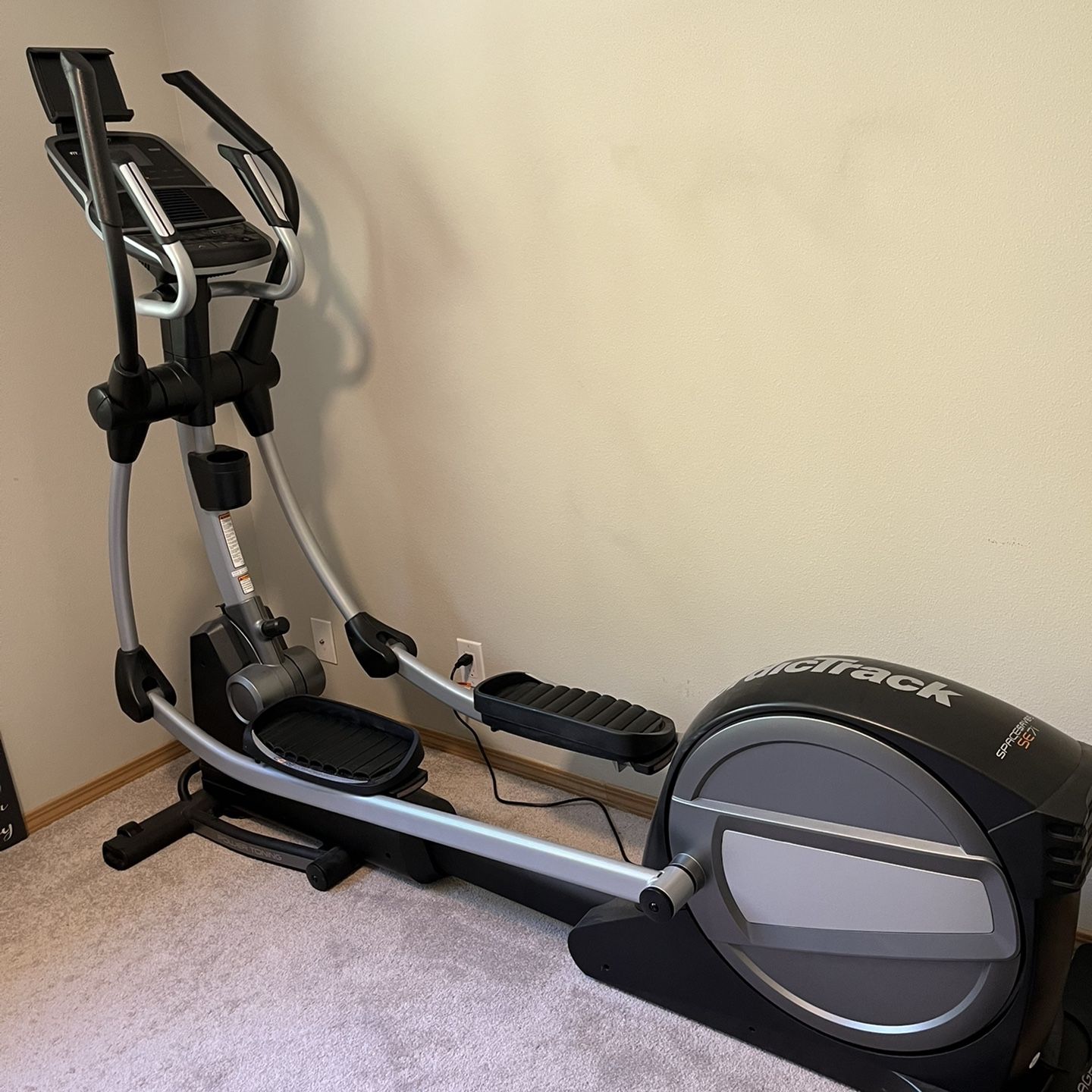 NordicTrack Space Saver SE7i Elliptical for Sale in Edmonds WA OfferUp