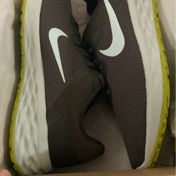 nike revolution