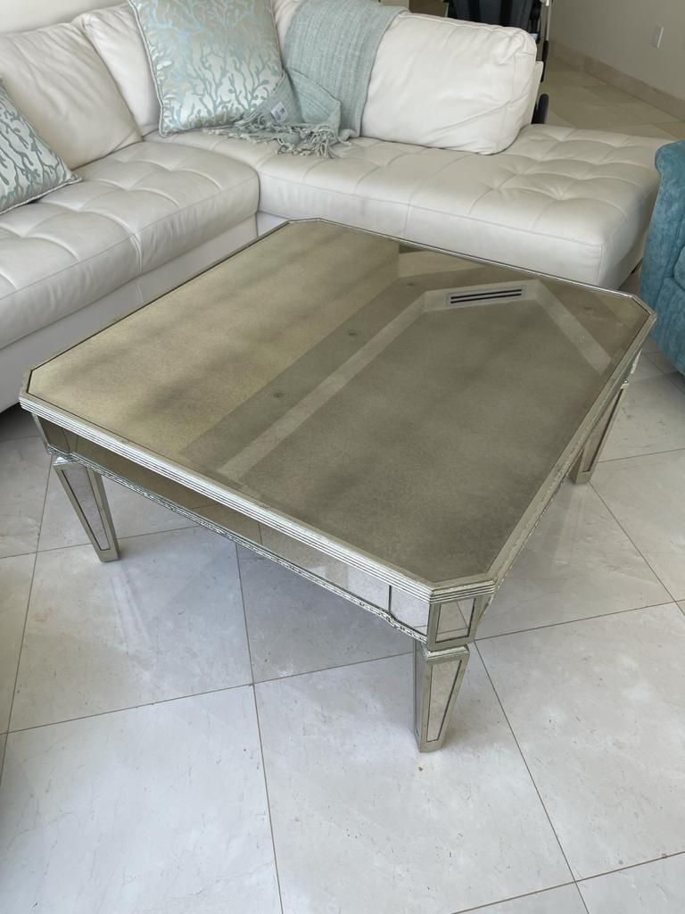 2025 Post Coffee Table . Perfect Conditions