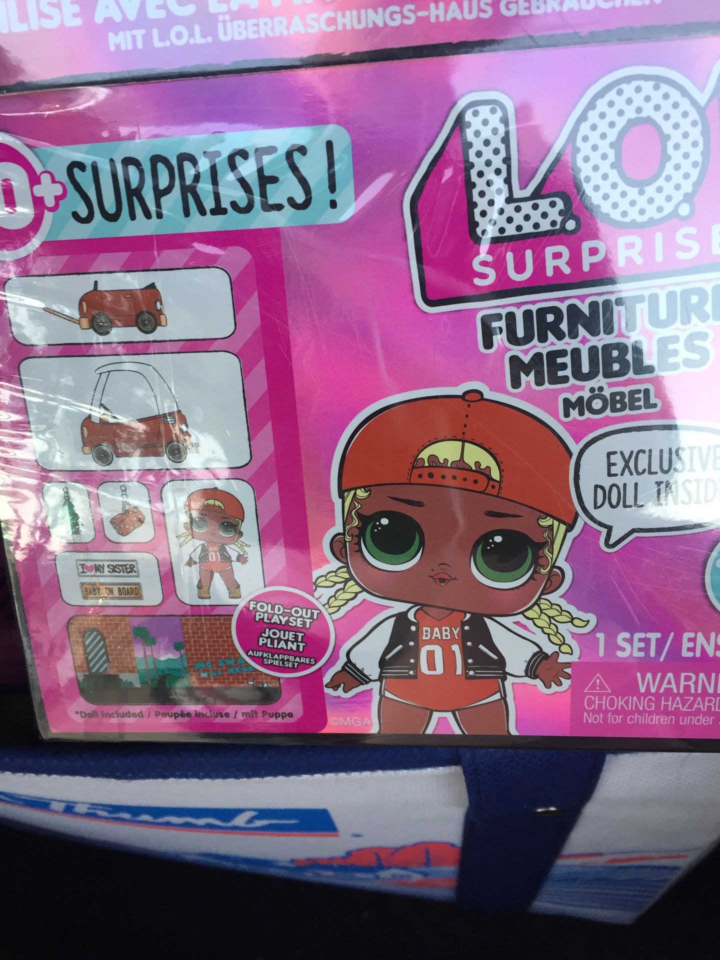 LOL SURPRISE FURNITURE MEUBLES DOLL INCLUDED