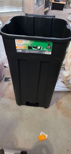 HDX 45-Gallon Wheeled Outdoor Trash Can no lid