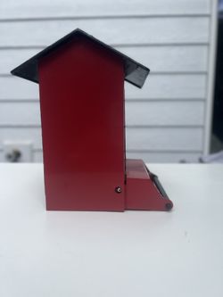 Durable Metal Redbird House – A Stylish & Secure Shelter for Backyard Birds!