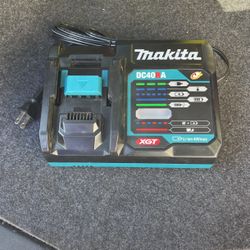 40V Makita Charger 