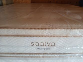 King Saatva Latex Hybrid Pillow Top Mattress 