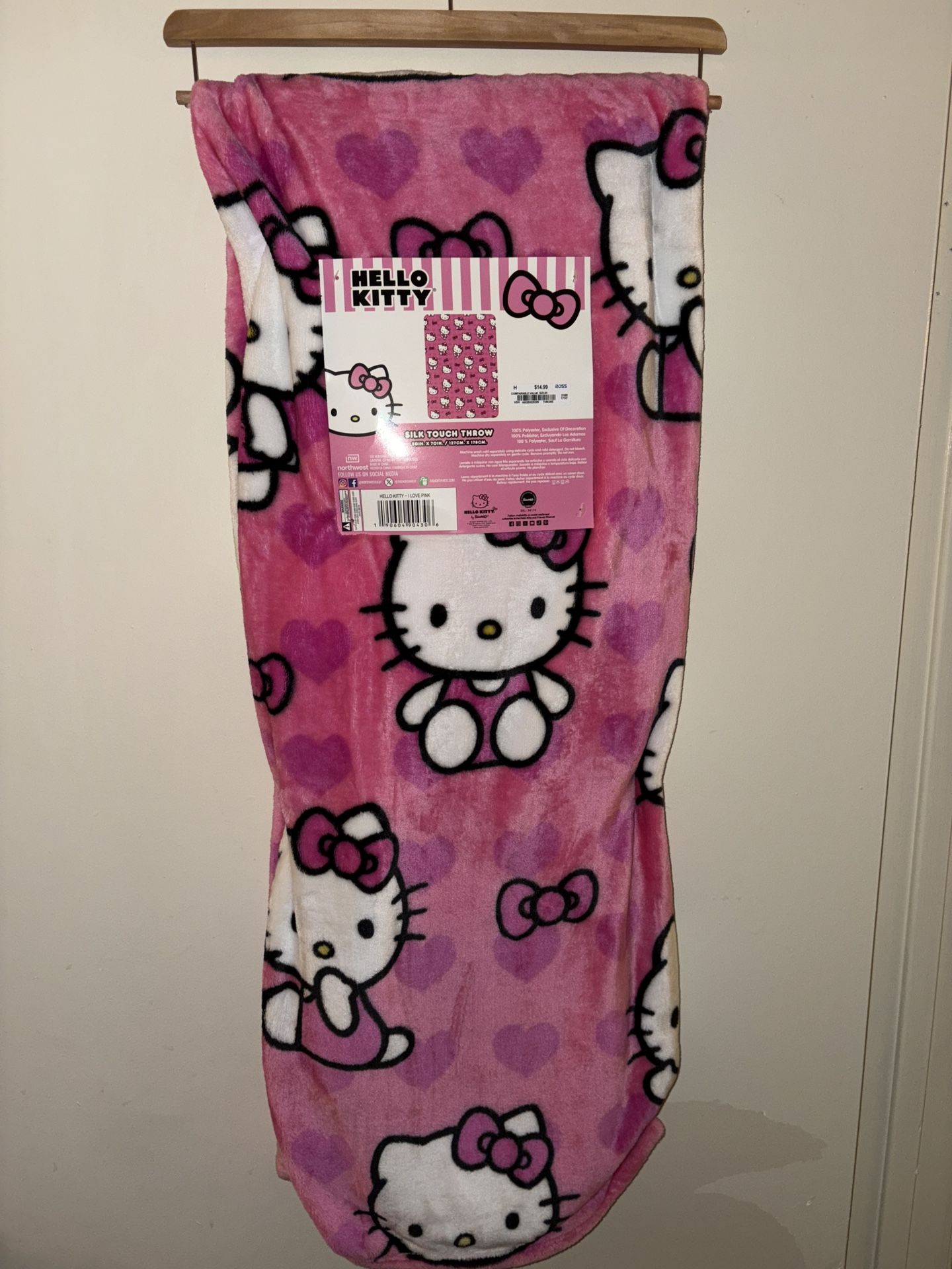 Hello Kitty Hearts Blanket