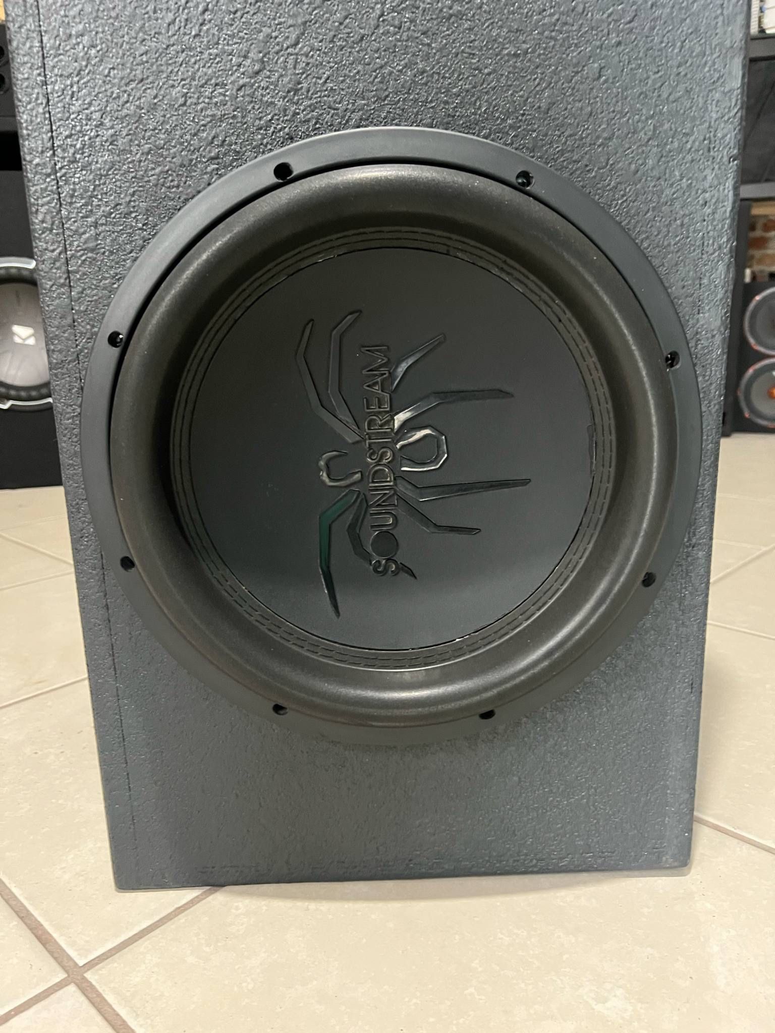 Bajo SoundStream 12"