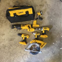 18V Dewalt 6 Piece Pool Set With Tool Bag  