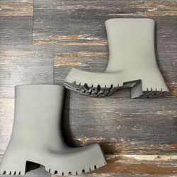 Balenciaga Trooper Boot 