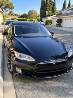 2013 Tesla Model S P85 – FREE Supercharging – LOW MILES
