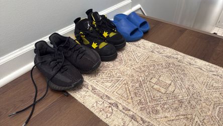 Yeezy And Jordan’s Size 7 And 5