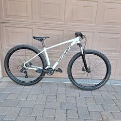 SPECIALIZED ROCKHOPPER SPORT 29 ER MOUNTAIN BIKE LIKE NEW ( CHECK MY OTHER BIKES)