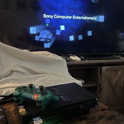 Playstation 2 gaming console bundle • PS2