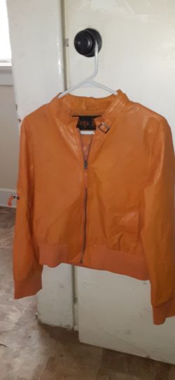 Hurry now orange jacket for the low size XL